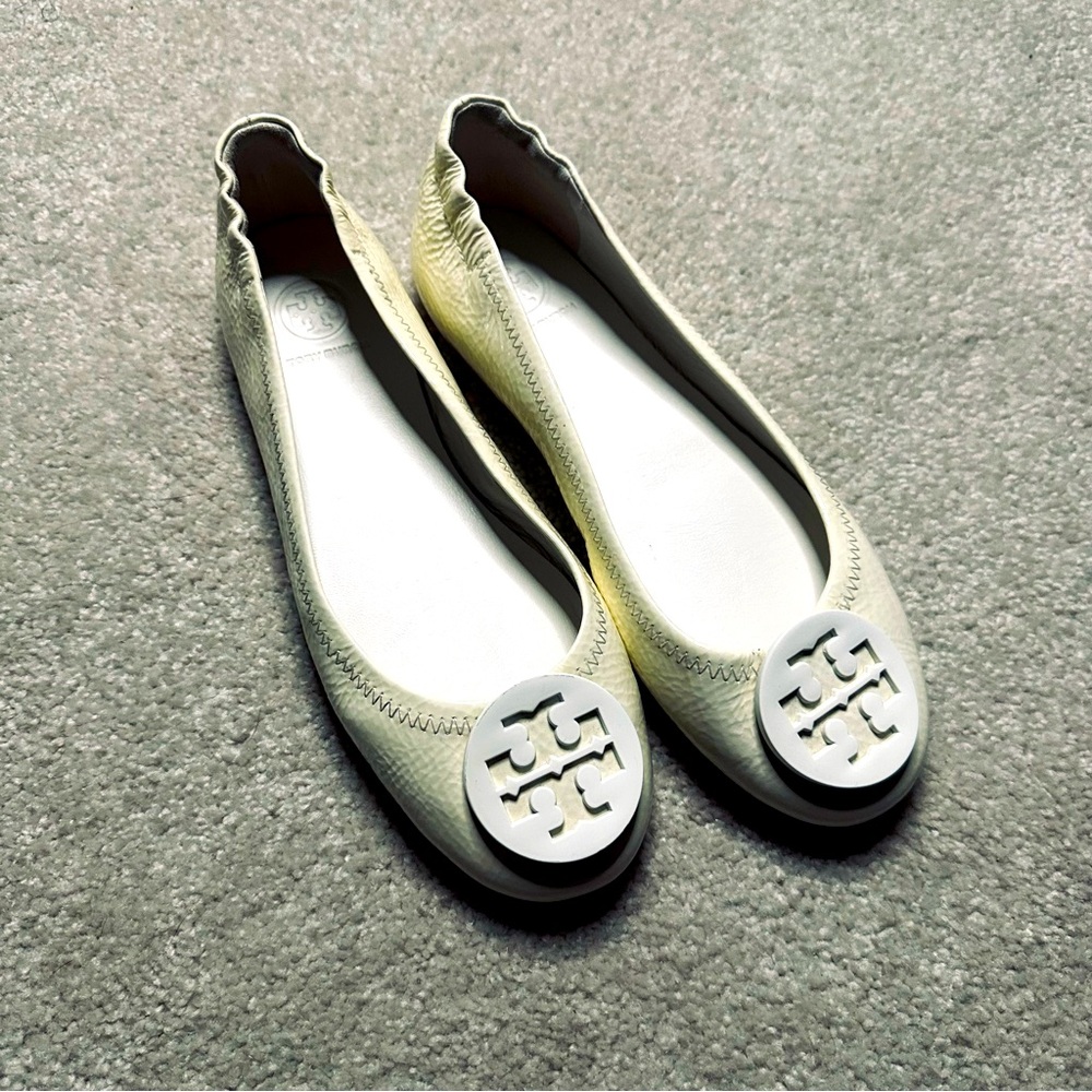 Tory Burch Cream Flats with Iconic Logo - Never Worn